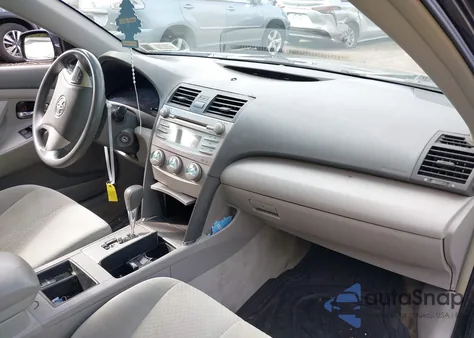 2007 Toyota Camry Le z USA, uszkodzony, nr VIN 4T1BE46K07U021987